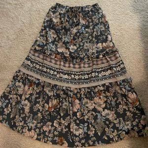 Sienna Sky Maxi Skirt - floral pattern - super flowy - lightly worn
